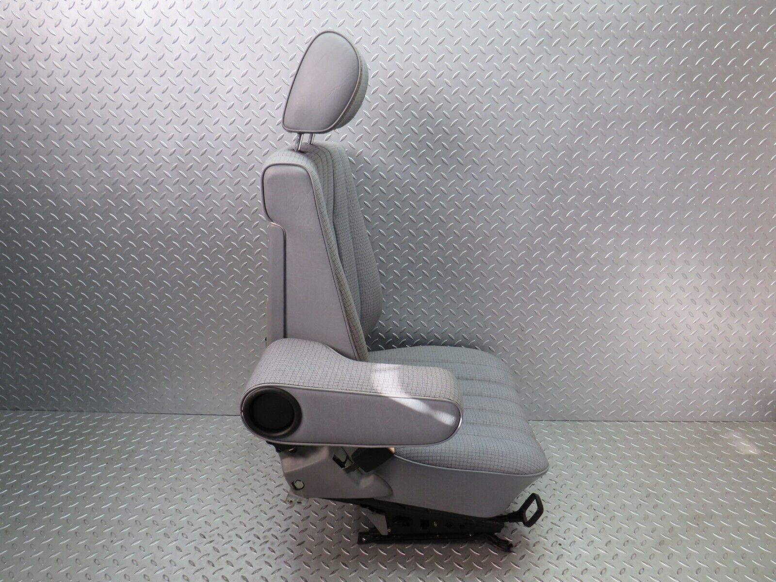 33705 Mercedes-Benz W201 190E 2.0L Front Left Passenger Seat Grey