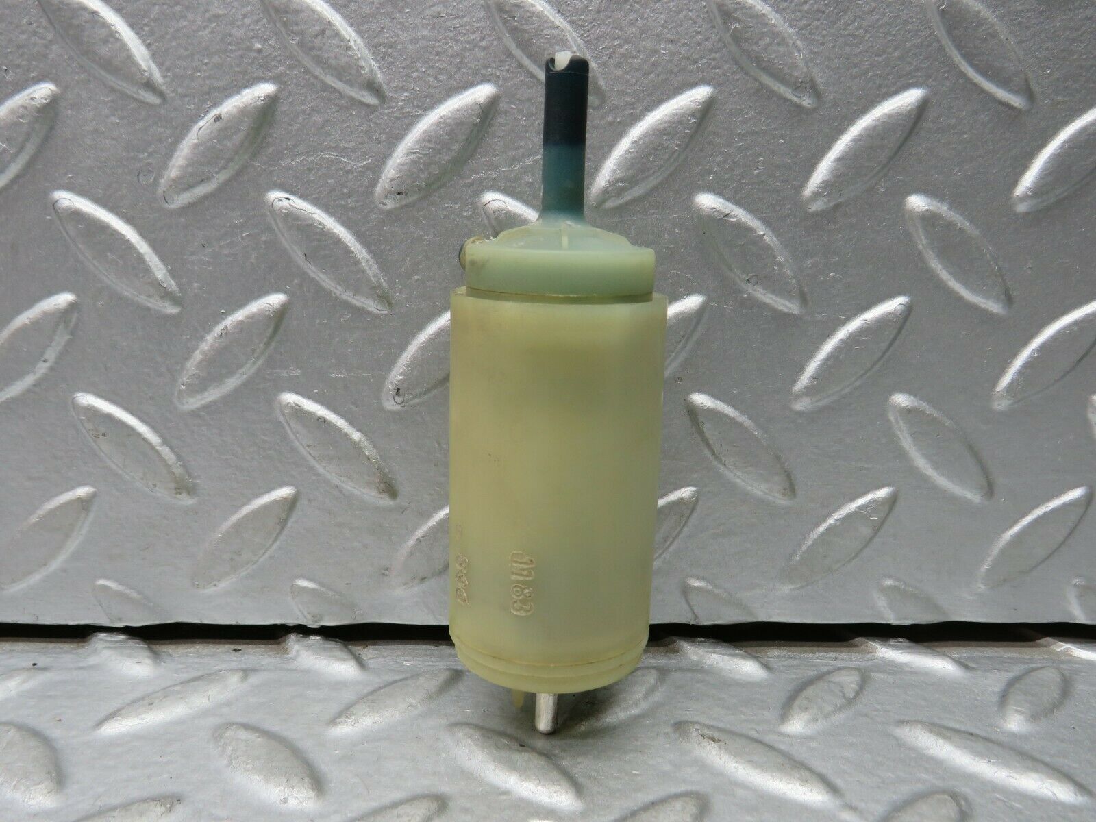 22141 Mercedes-Benz S123 280TE Wagon Windscreen Washer Pump