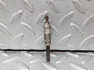 40847 Mercedes-Benz W123 300D Glow Plug Beru 0100221107