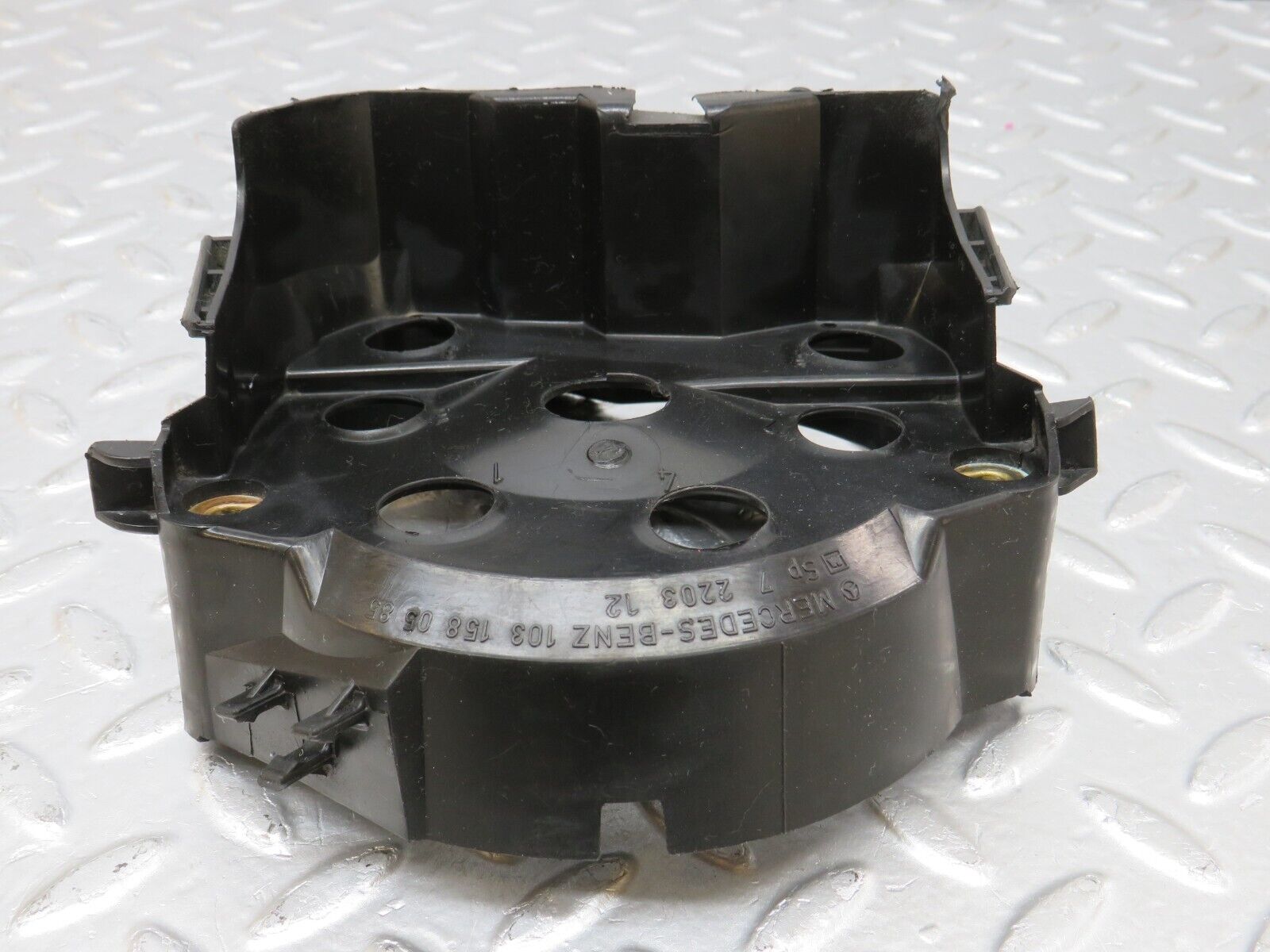 34186 Mercedes-Benz W124 260E Ignition Distributor Suppressor Cover 1031580585