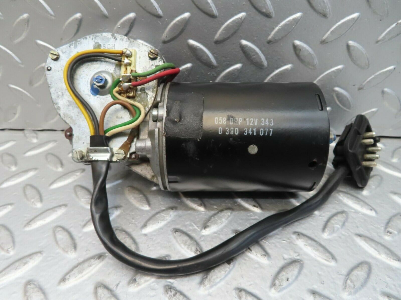 15475 Mercedes Benz W123 230E Wiper Motor Bosch 0390341077