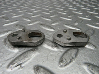 R107 SLC fuel injector bracket pair used OEM