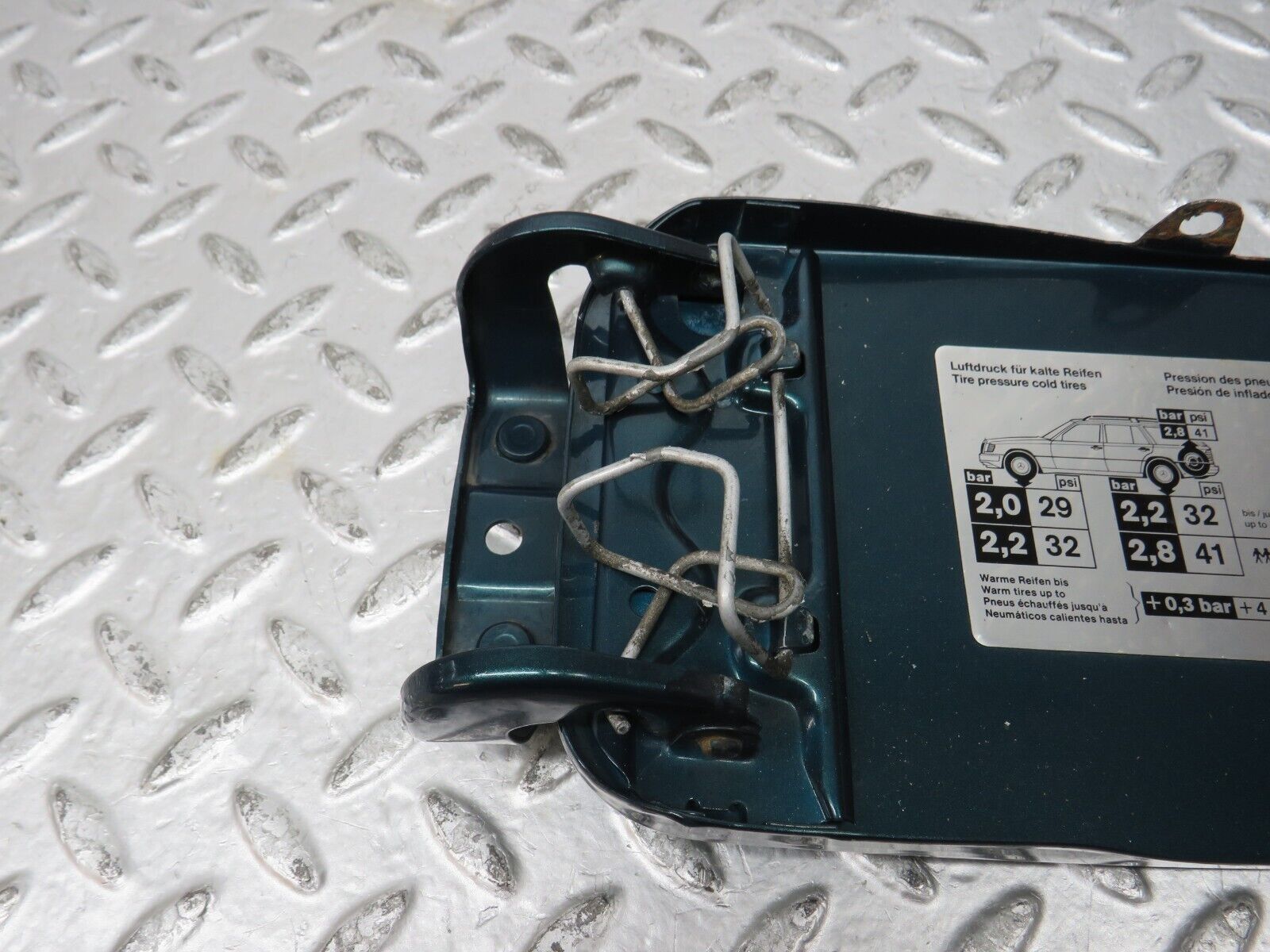 27603 Mercedes-Benz S124 300TE Wagon Fuel Tank Flap Cap 1245841039