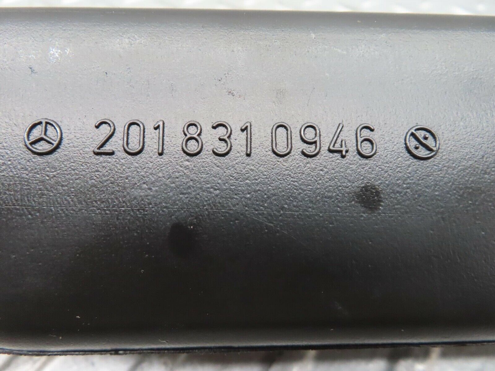 14567 Mercedes-Benz W201 190E Air Duct Pipe Hose Left 2018310946