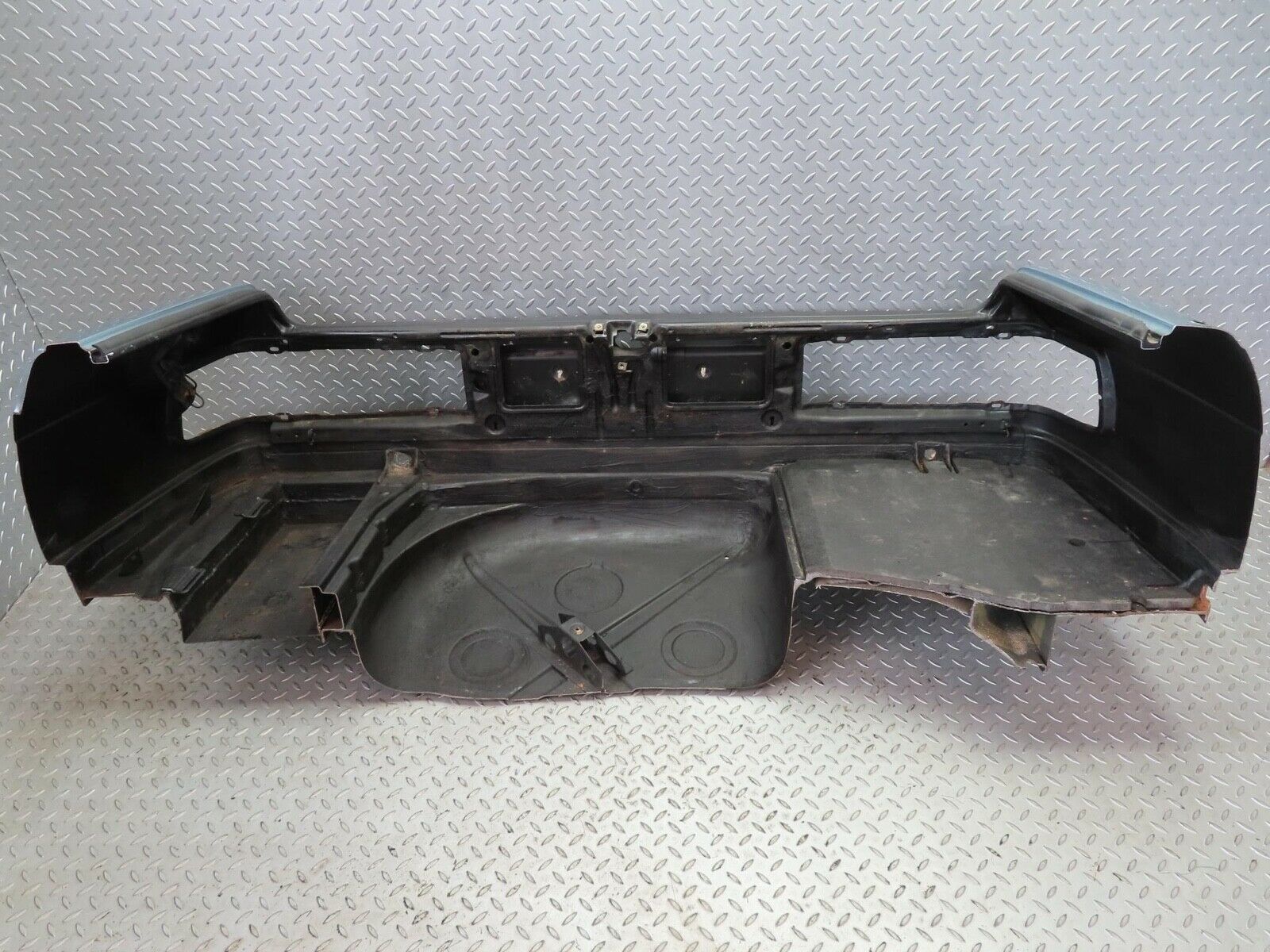 14178 Mercedes-Benz C107 280 SLC Complete Rear Panel