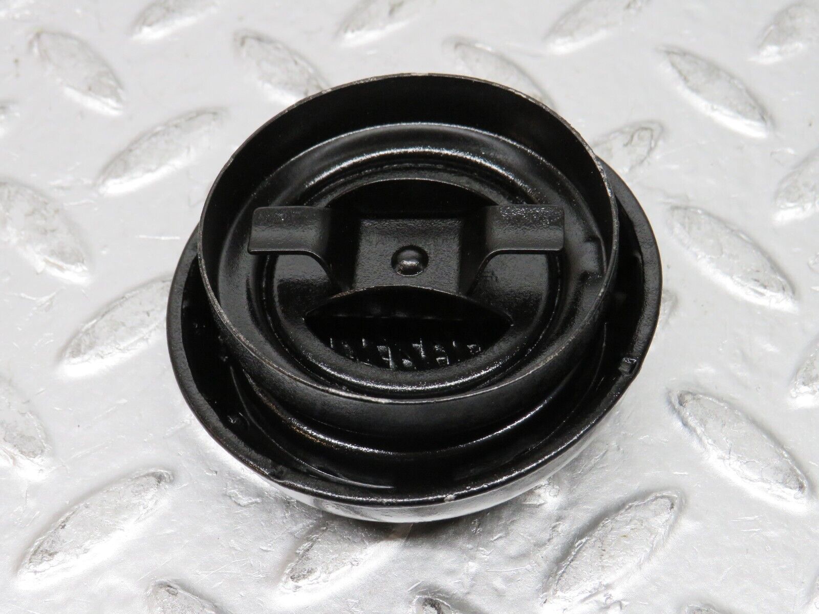 0266 Mercedes-Benz W120 Ponton Oil Filler Cap MANN