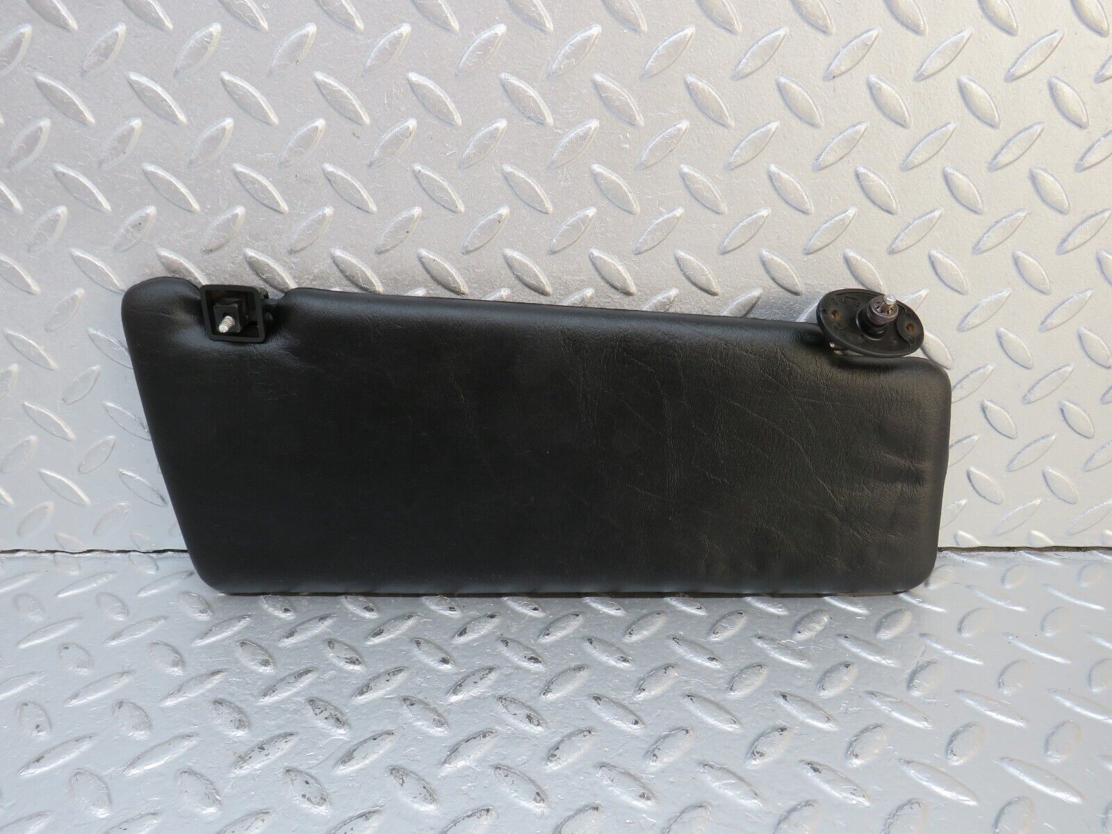 40564 Mercedes-Benz W123 300D Sun Visor Right Black