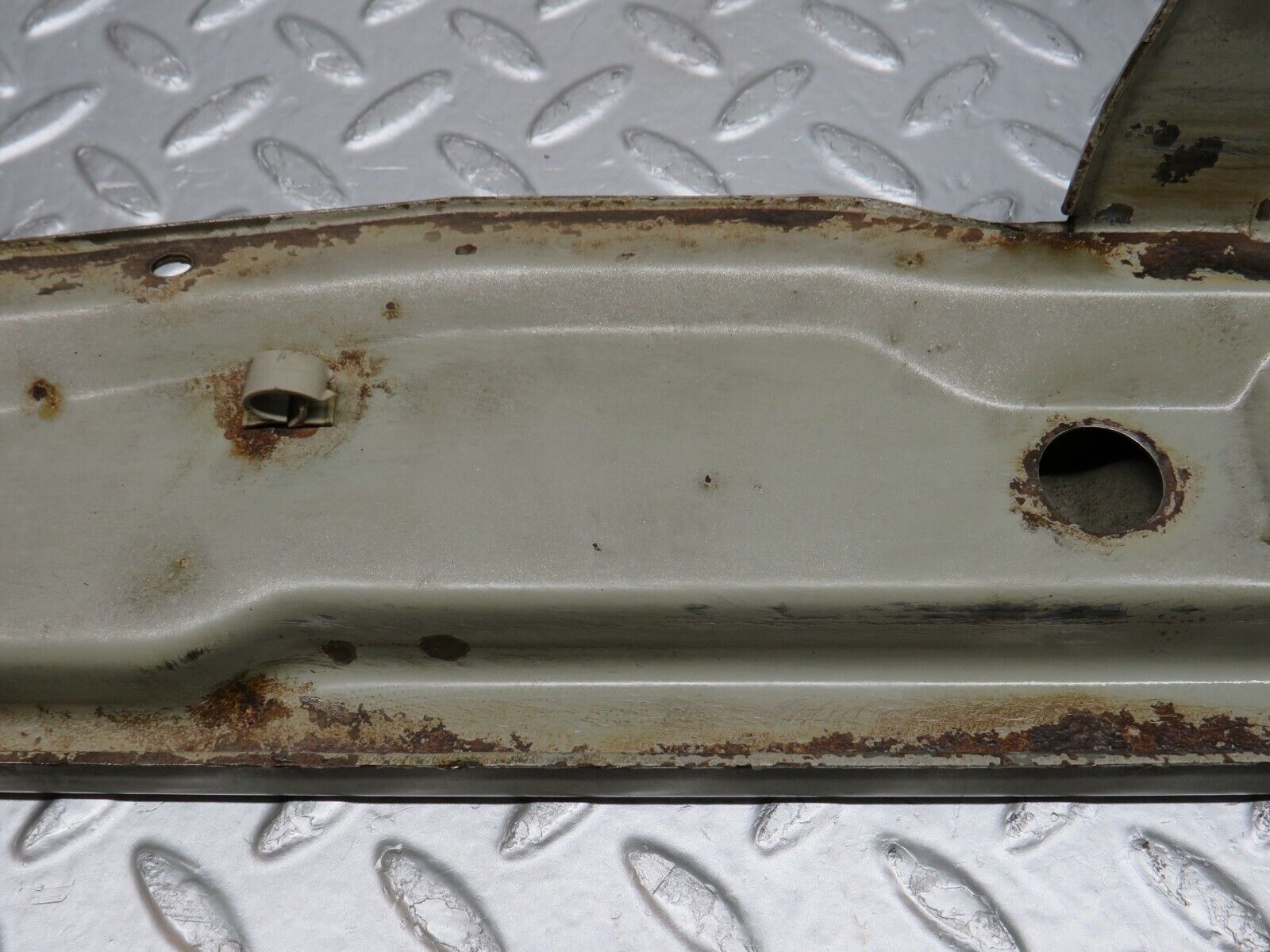 39440 Mercedes-Benz R129 320SL Coupe Bonnet Lock Carrier Panel 2105844217