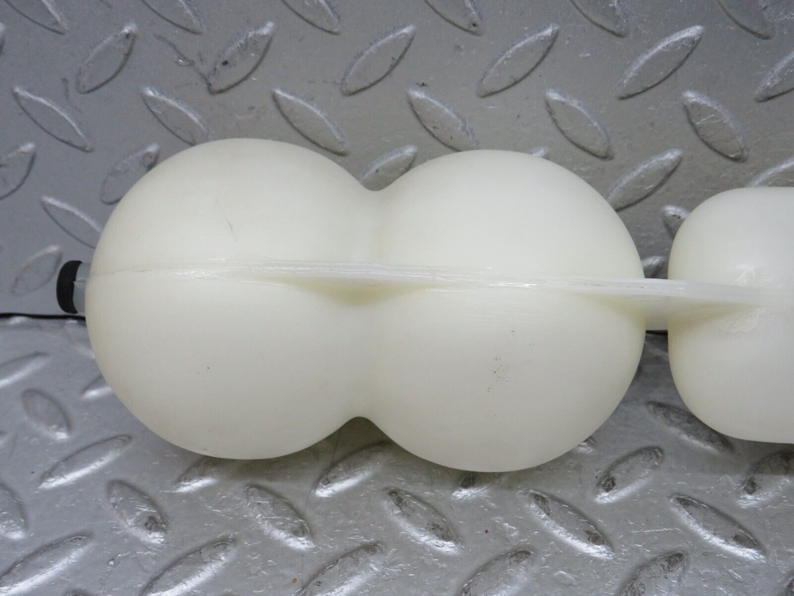 37861 Mercedes-Benz A124 320E Cabriolet Vacuum Reservoir Tank