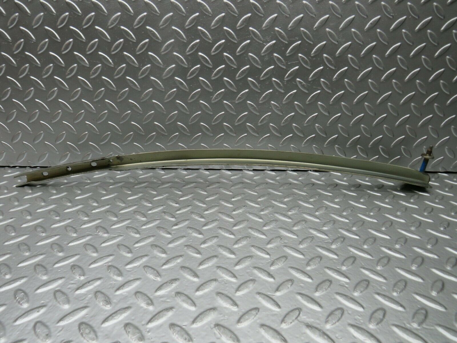 22530 Mercedes-Benz C124 E220 Coupe Right Door Window Channel