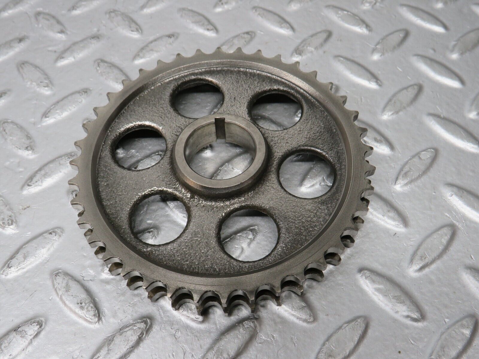 32917 Mercedes-Benz W123 300D Camshaft Timing Gear 1210520201