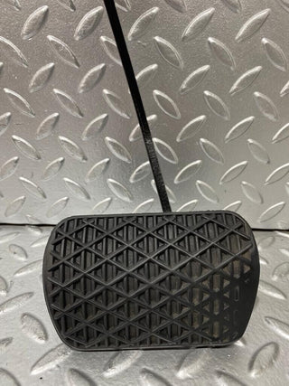 W124 Wagon brake pedal with rubber used OEM