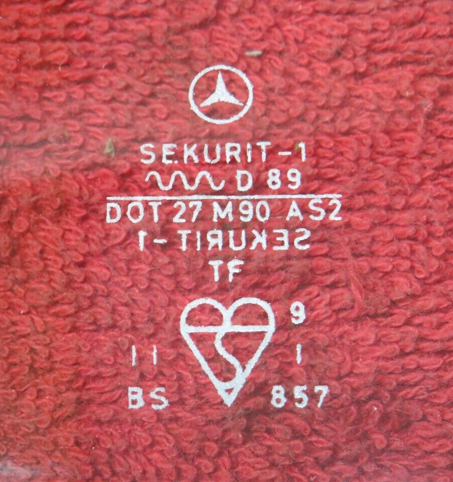 31094 Mercedes-Benz W123 200D Rear Right Quarter Window  1237350224