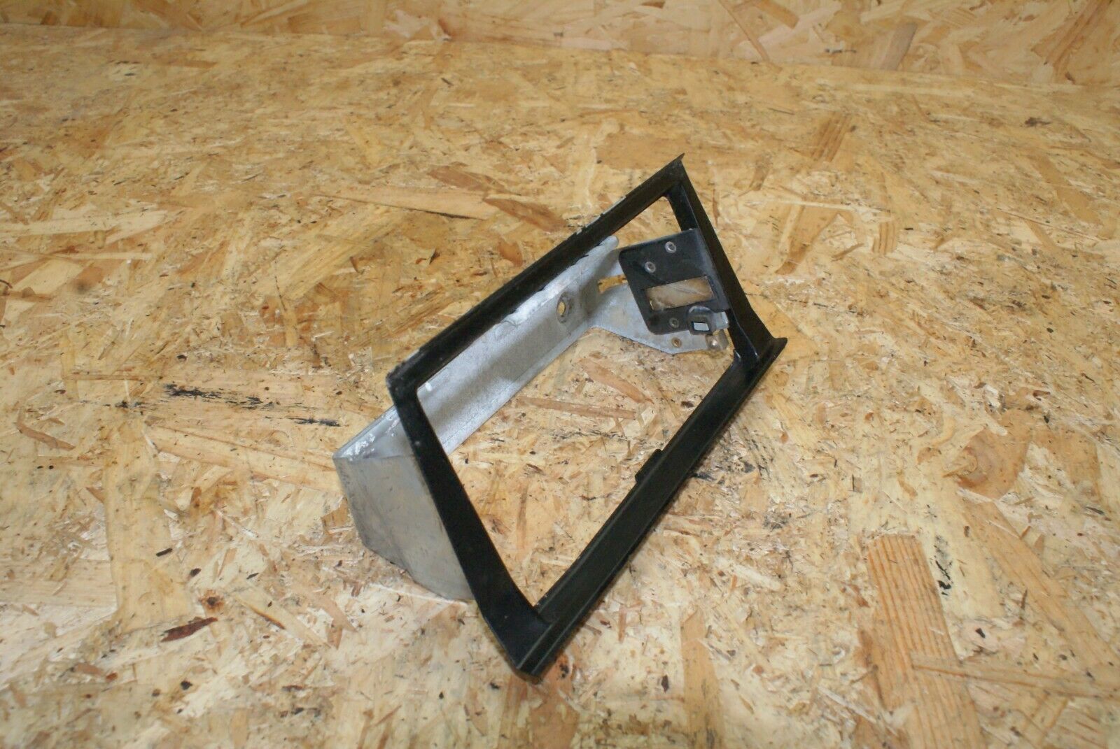2450 Mercedes-Benz W123 280E Ashtray Frame