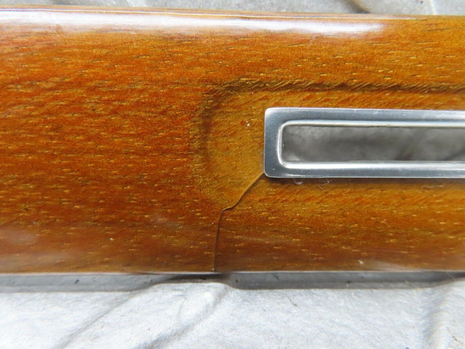 13583 Mercedes-Benz W123 200 Dashboard Wood Trim Zebrano