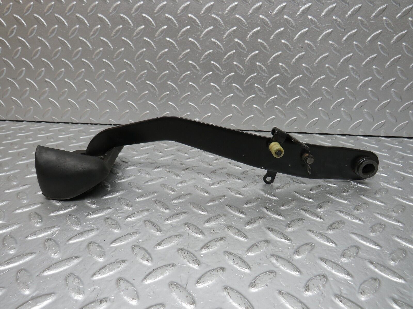 33427 Mercedes-Benz W202 C180 Brake Pedal With Rubber 1232910082