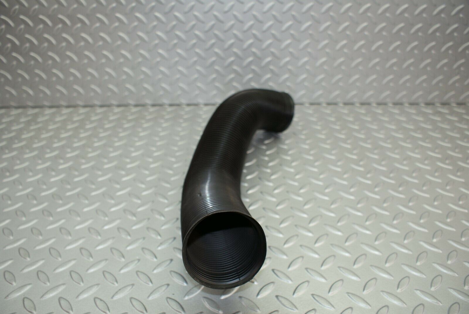 2683 Mercedes-Benz W116 350SE  Dashboard Air Vent Ducting