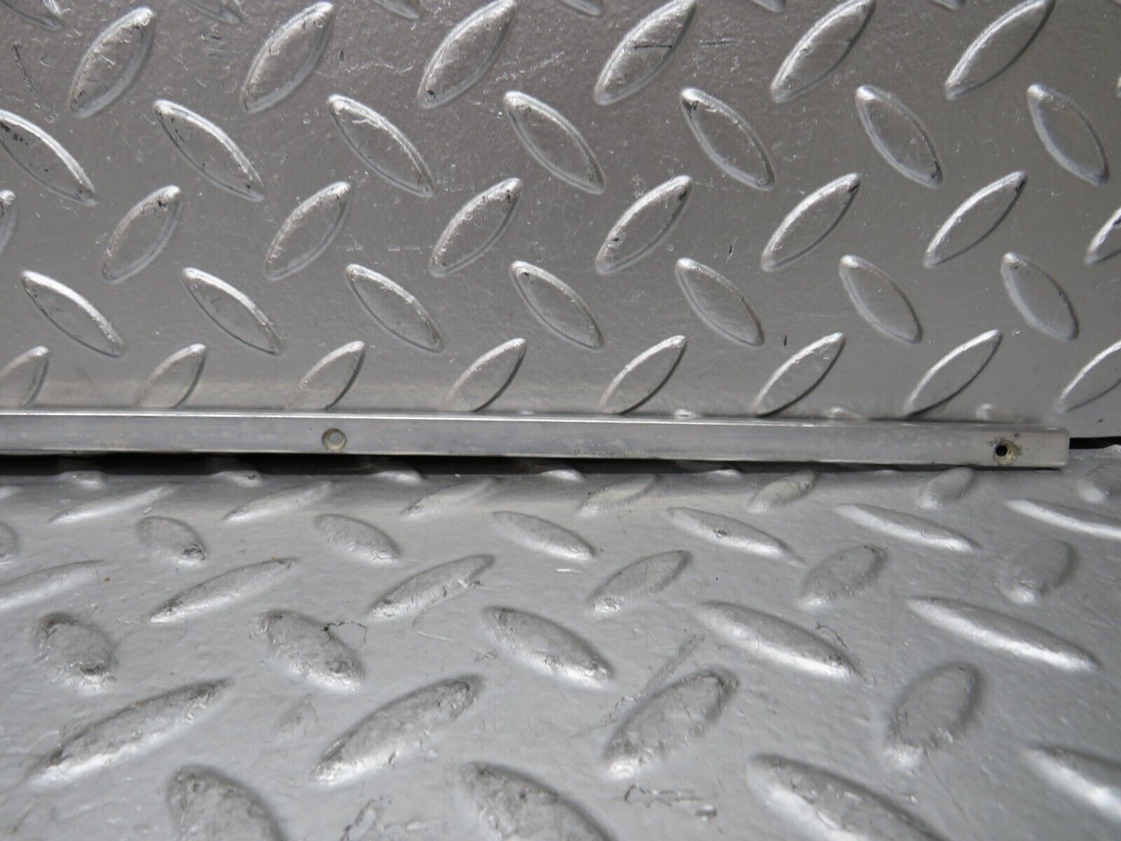 28470 Mercedes-Benz S123 240D Wagon Sunroof Chrome Trim