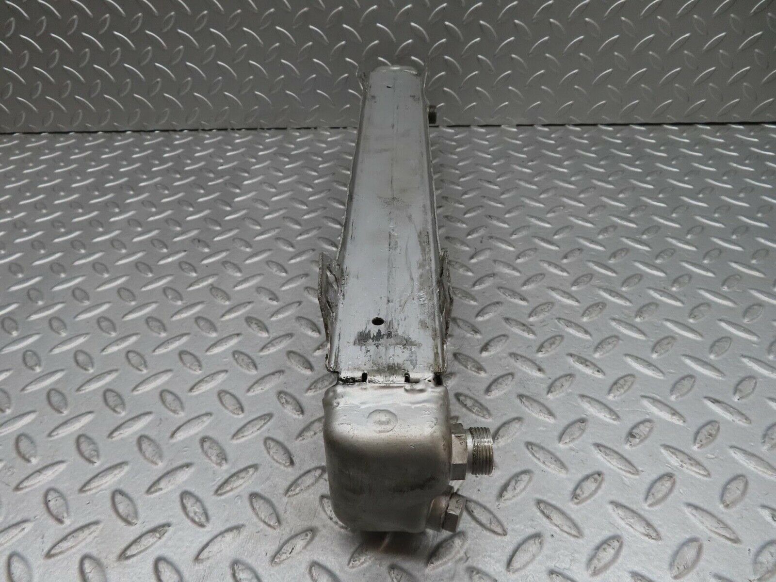 12436 Mercedes-Benz W108 280SE 3.5 Oil Cooler Radiator Behr 1161800465