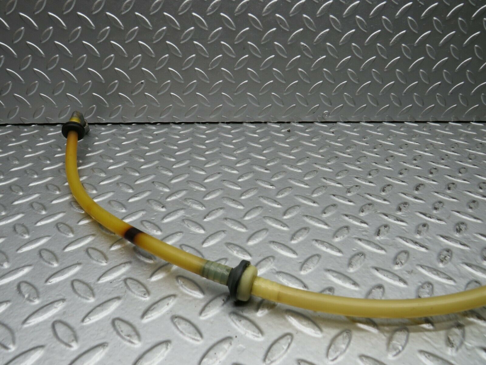 22239 Mercedes-Benz S123 280TE Wagon Brake Servo Vacuum Pipe