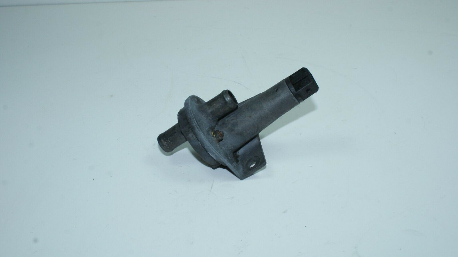 1755 Mercedes Benz W123 230E Auxiliary Air Valve Bosch 0280140127