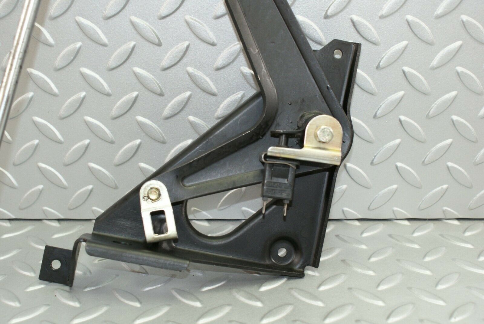2984 Mercedes-Benz C123 280CE Coupe Handbrake Regulator