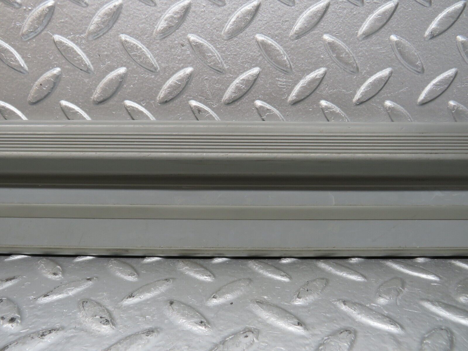 31206 Mercedes-Benz S124 220TE Wagon Front Right Door Sill Trim