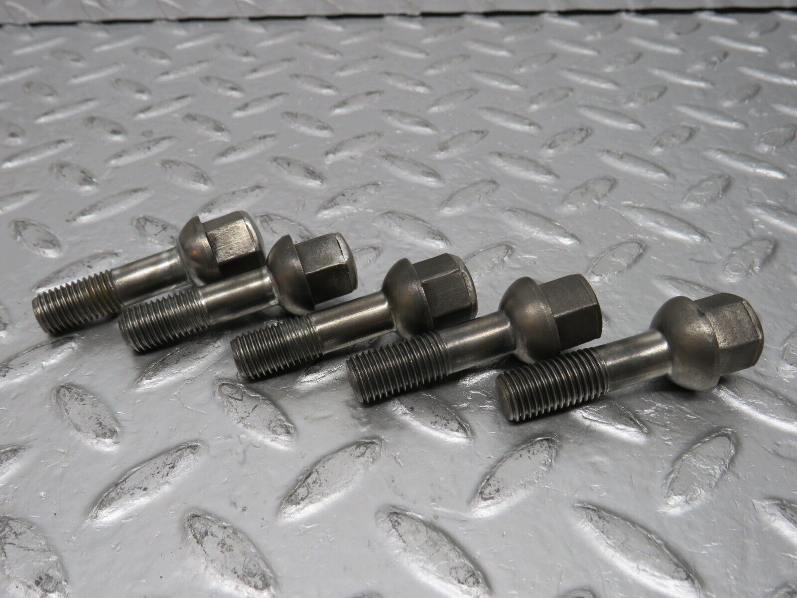 32638 Mercedes-Benz 5x Alloy Wheel Lug Bolt M12x1.5