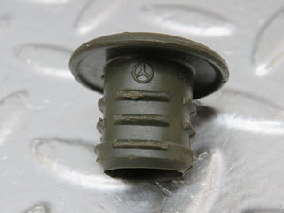 34192 Mercedes-Benz W124 260E Jack Lifting Point Plug 2x 1245830315