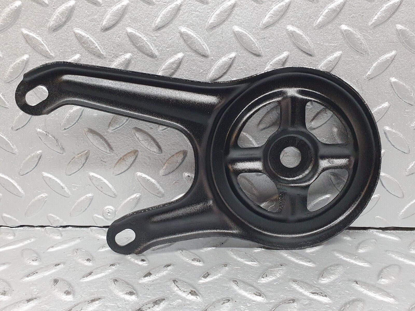 41169 Mercedes-Benz W126 300SE Rear Suspension Axle Mounting Bracket 2x