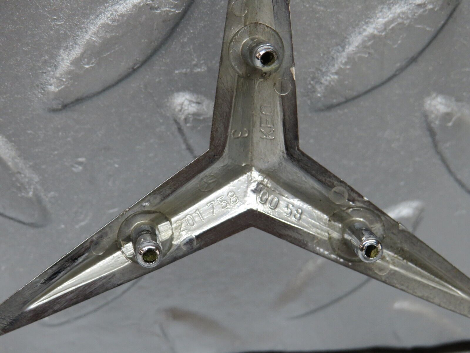 36699 Mercedes-Benz W201 190E 2.0L Chrome Rear Emblem 2017580058