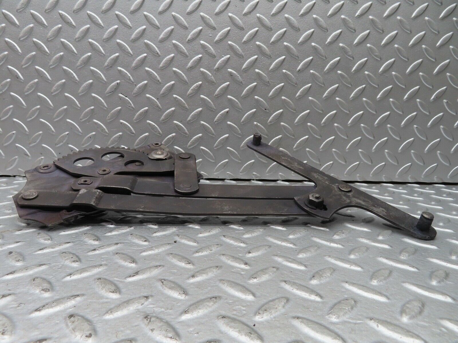 19006 Mercedes-Benz W120 W121 Ponton Rear Left Manual Window Regulator