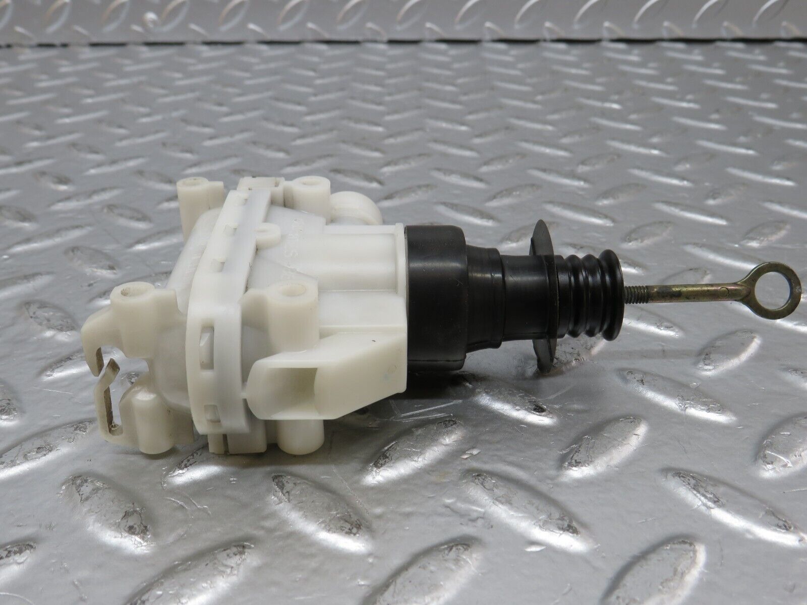 25313 Mercedes-Benz W201 190D Front Left Door Lock Actuator