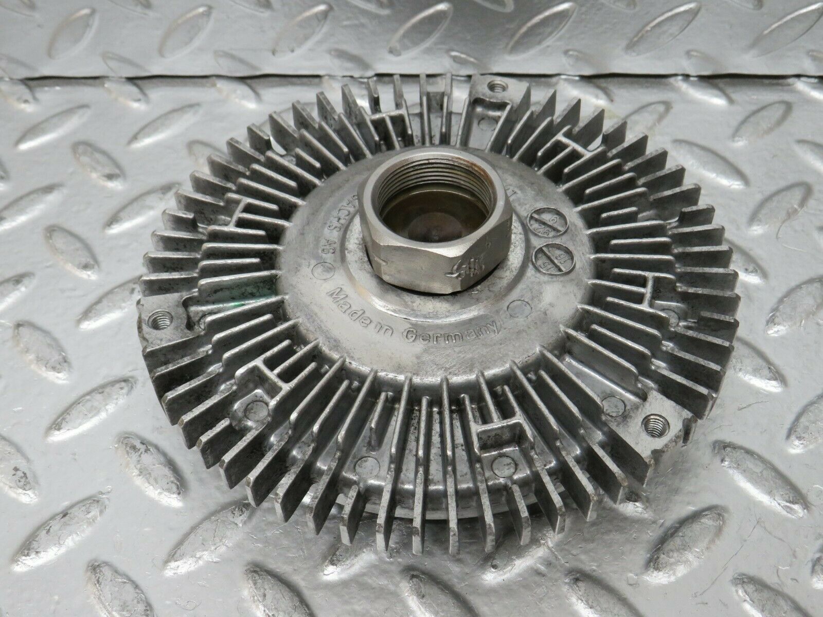 24331 Mercedes-Benz S124 220TE Wagon Engine Cooling Fan Clutch