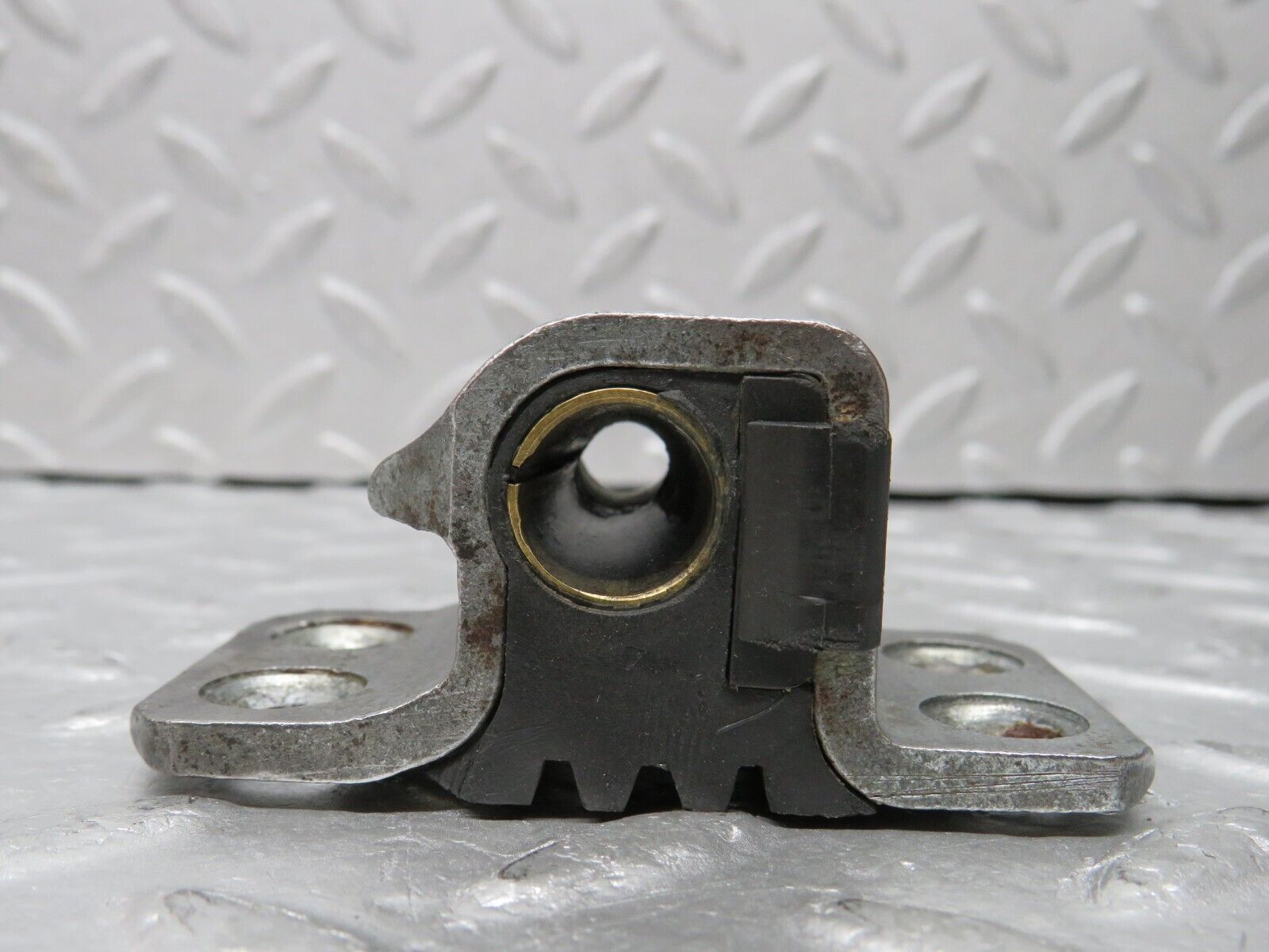 37092 Mercedes-Benz C126 420SEC Coupe Door Lock Latch Right