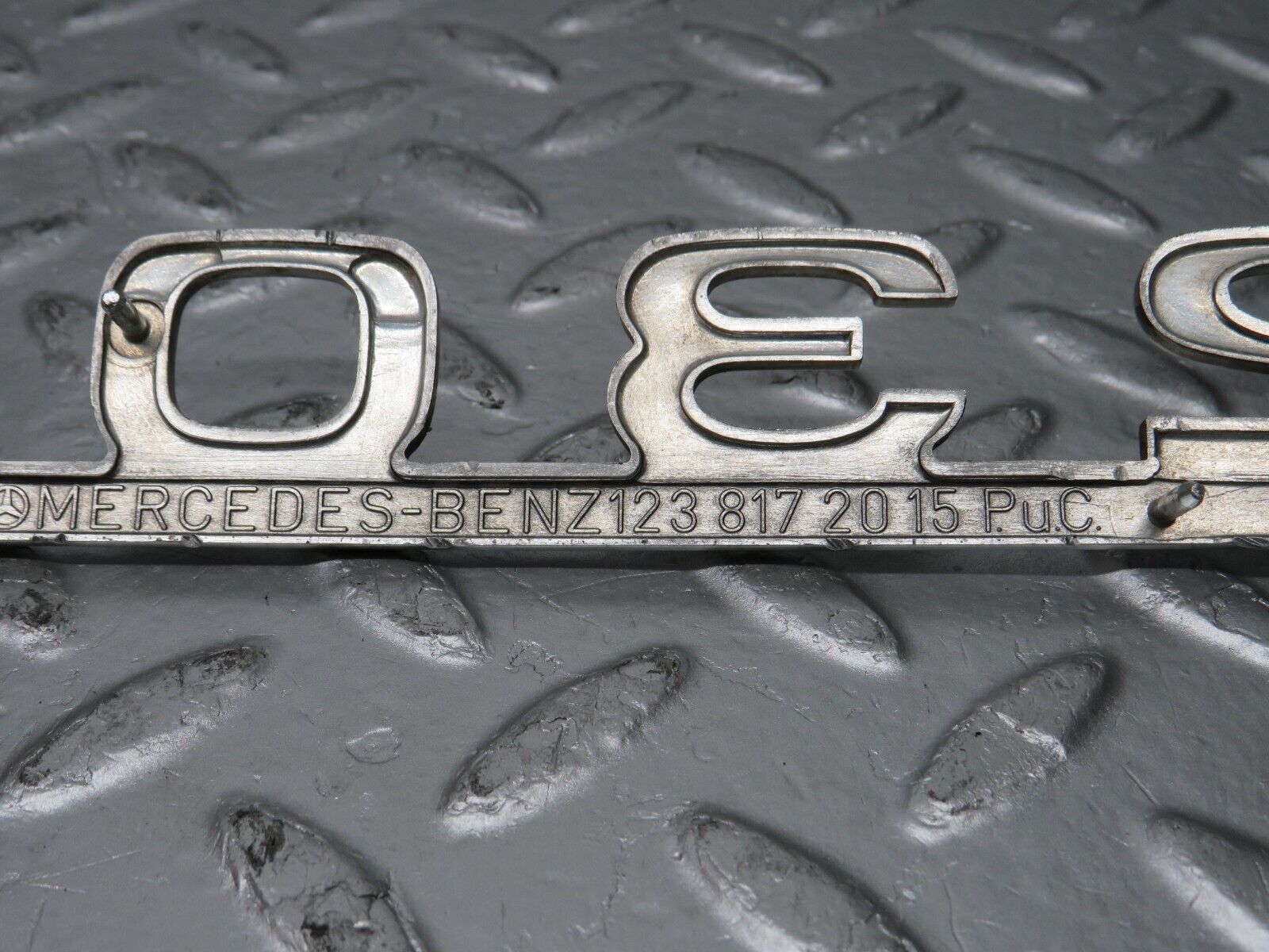 32050 Mercedes-Benz W123 230E Trunk Badge Logo Emblem 1238172015