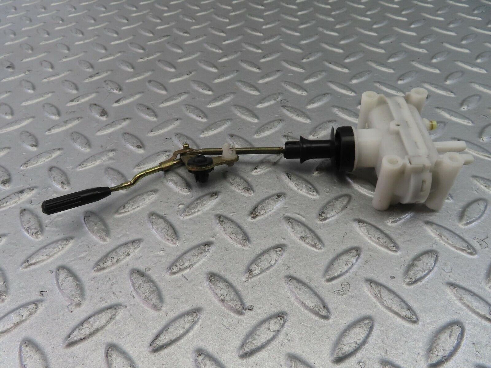 26932 Mercedes-Benz W123 240D Door Lock Vacuum Actuator Rear Left 2018050590