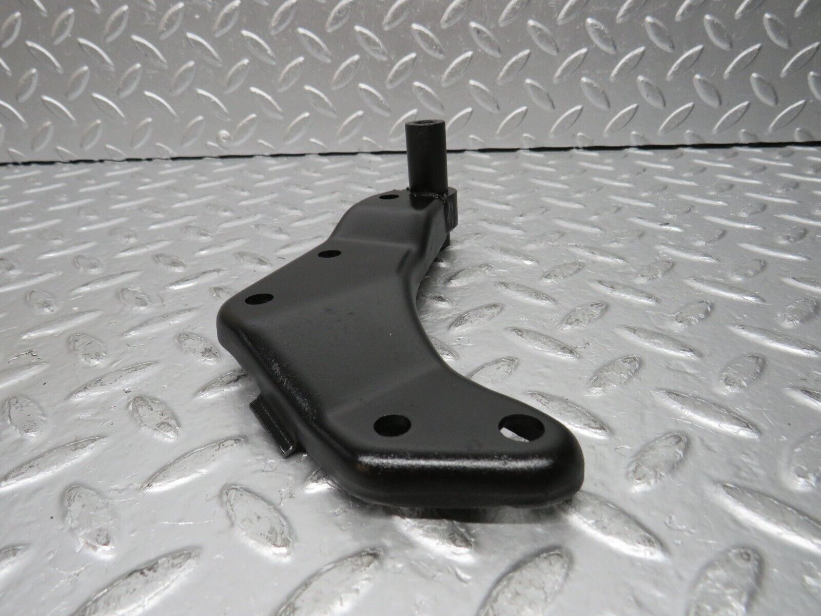 30868 Mercedes-Benz W201 190E 2.0L Power Steering Pump Bracket