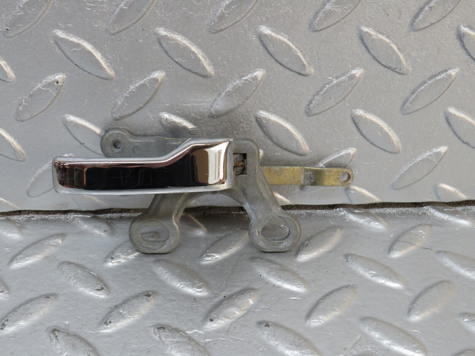 40624 Mercedes-Benz W123 300D Right Interior Door Handle 1237600261