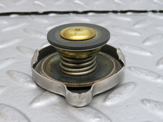 29463 Mercedes-Benz W124 230E Radiator Cap 1235010015