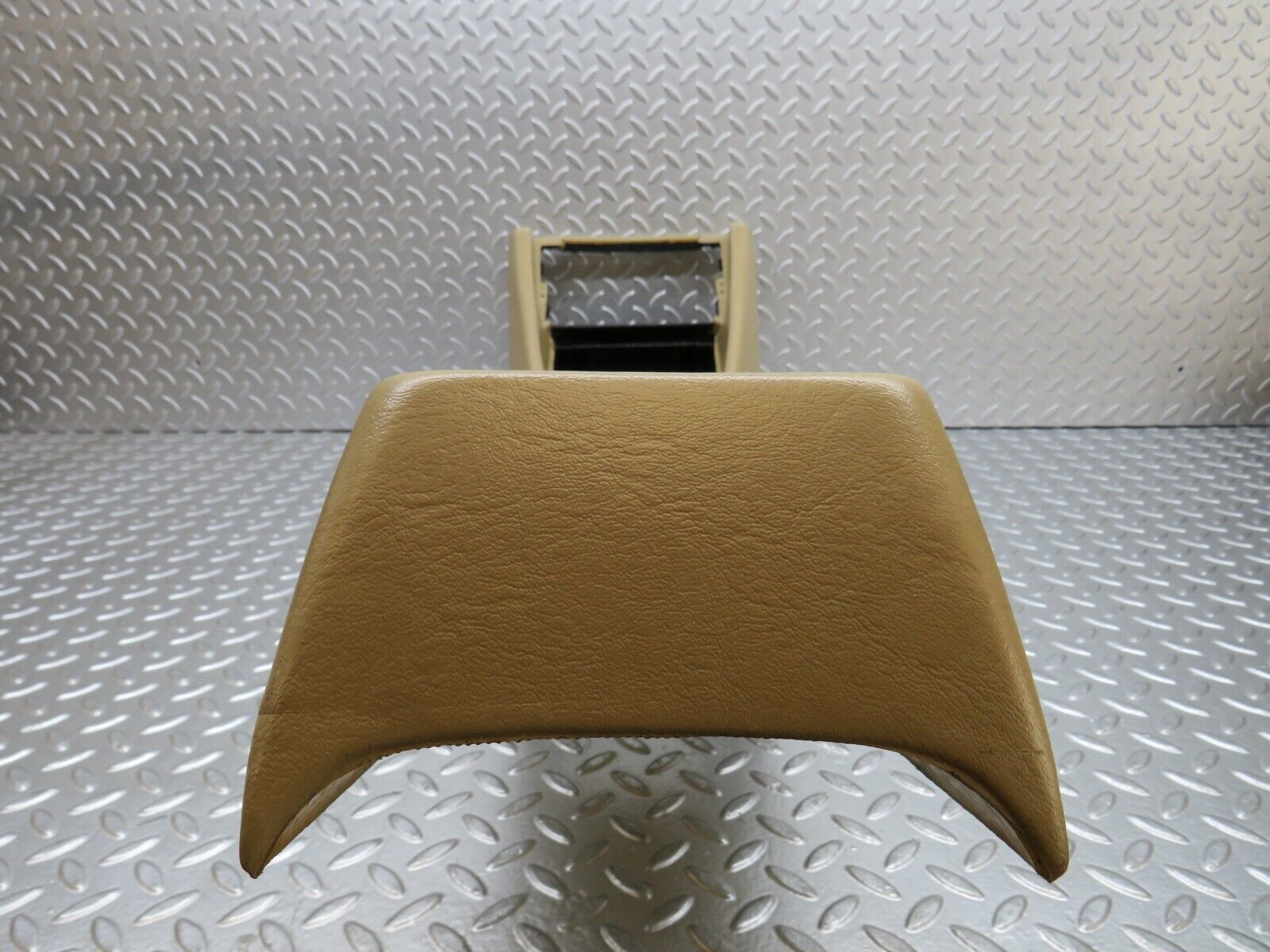 34120 Mercedes-Benz W124 260E Centre Console Beige