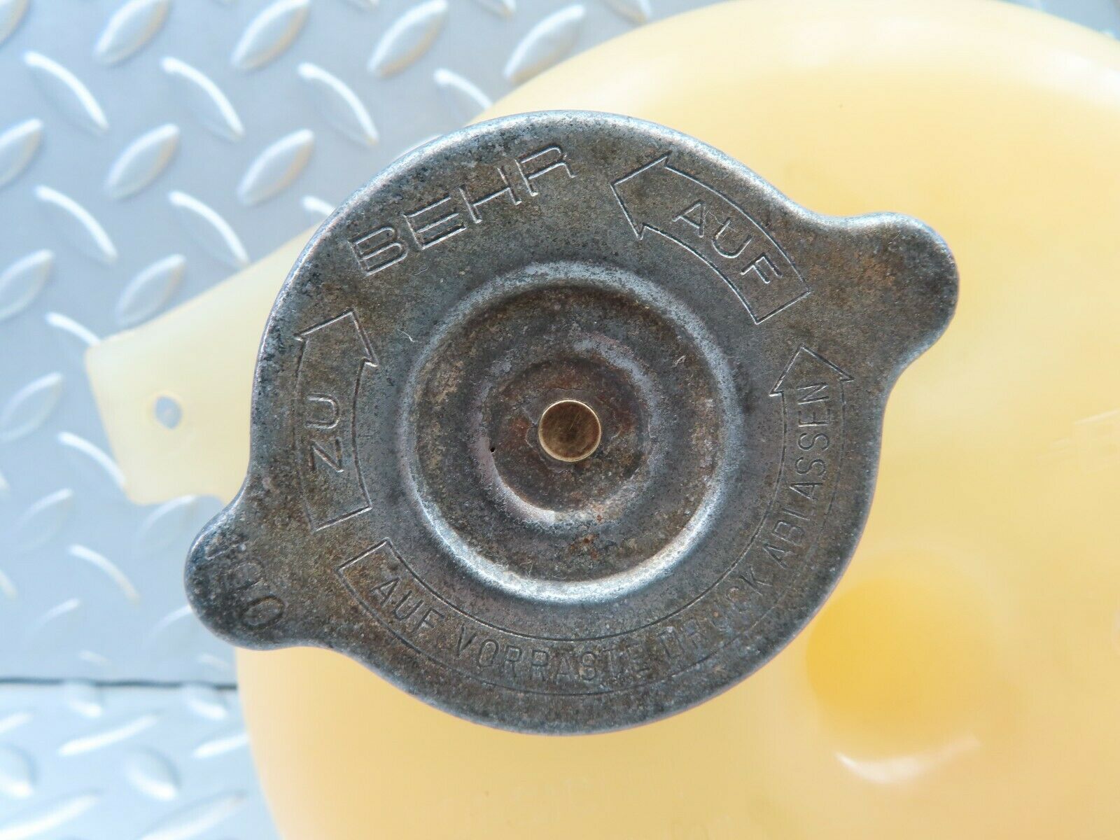 6971 Mercedes-Benz C107 350SLC Coupe Coolant Reservoir Tank Behr 1075000149