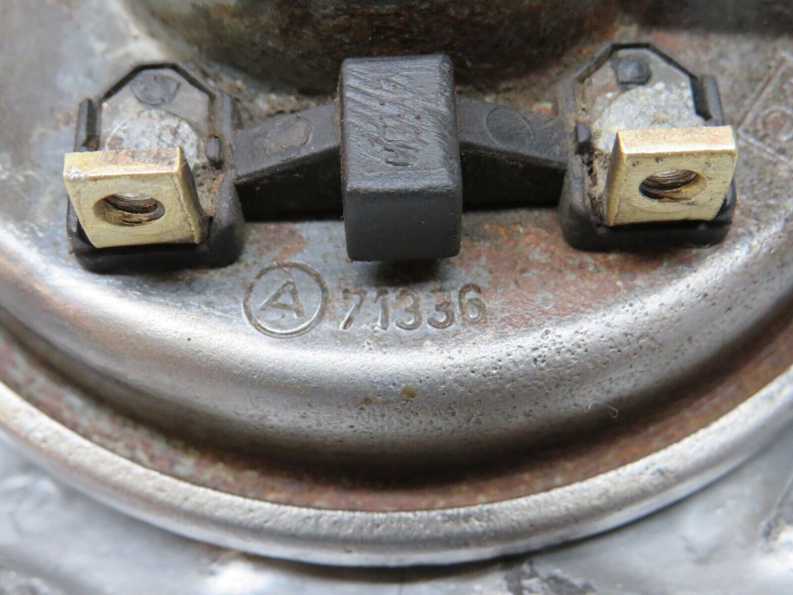 28447 Mercedes-Benz S123 240D Wagon Horn 002952 0035424120