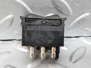 41100 Mercedes-Benz W126 300SE Rear Windscreen Defroster Switch 0008206110