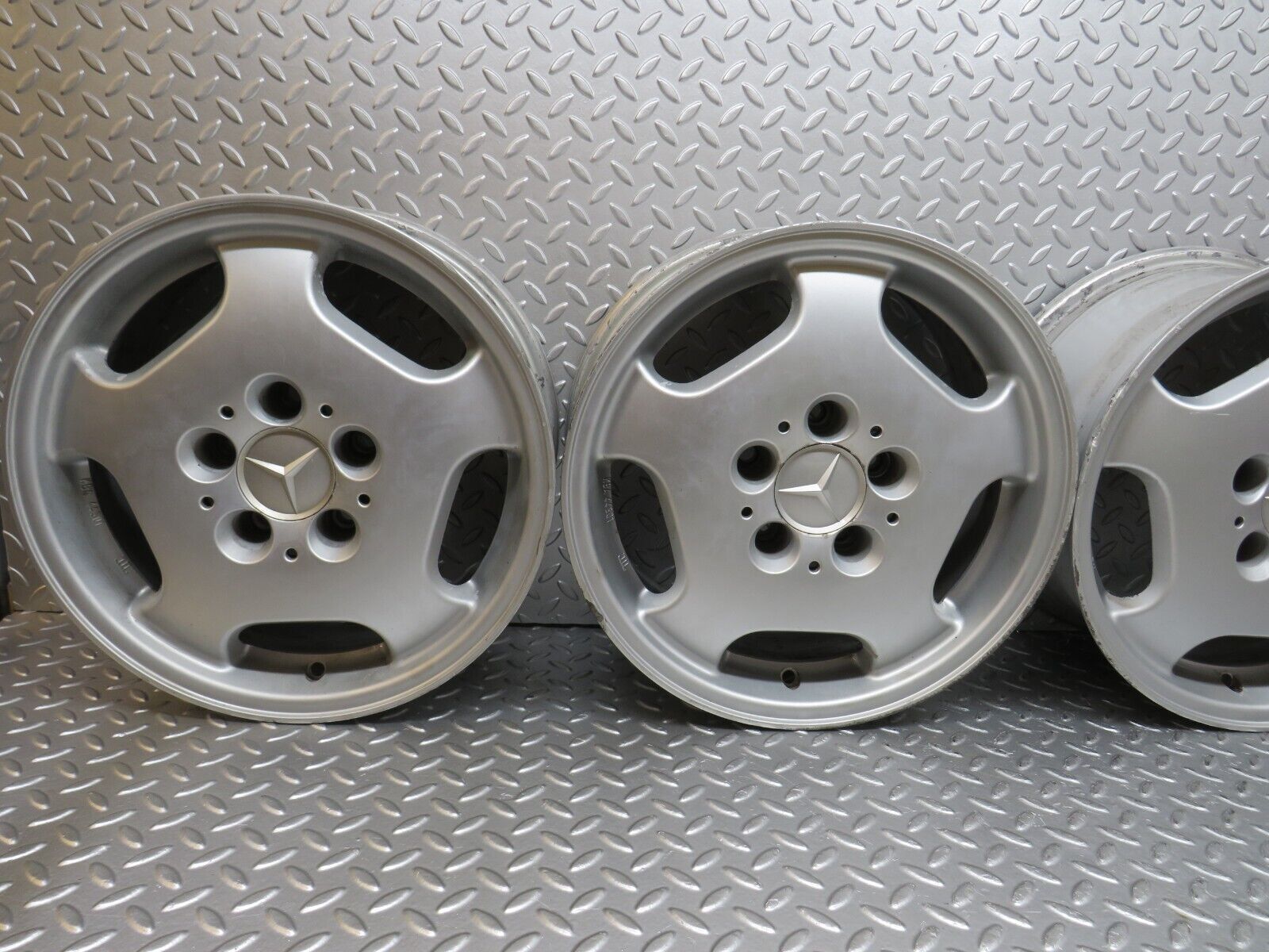 33527 Mercedes-Benz Alloy Wheel Set 7Jx15H2 ET37 KBA44301