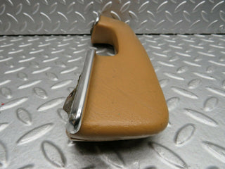 W123 Wagon front right door handle palomino used OEM