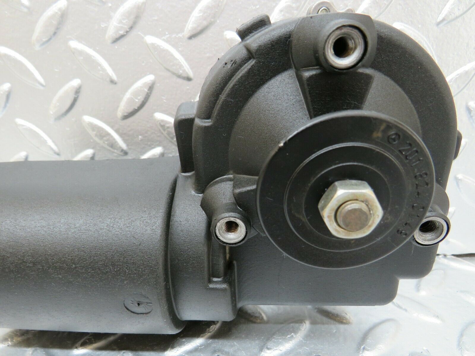 24392 Mercedes-Benz S124 220TE Wagon Wiper Motor Bosch 0390241410