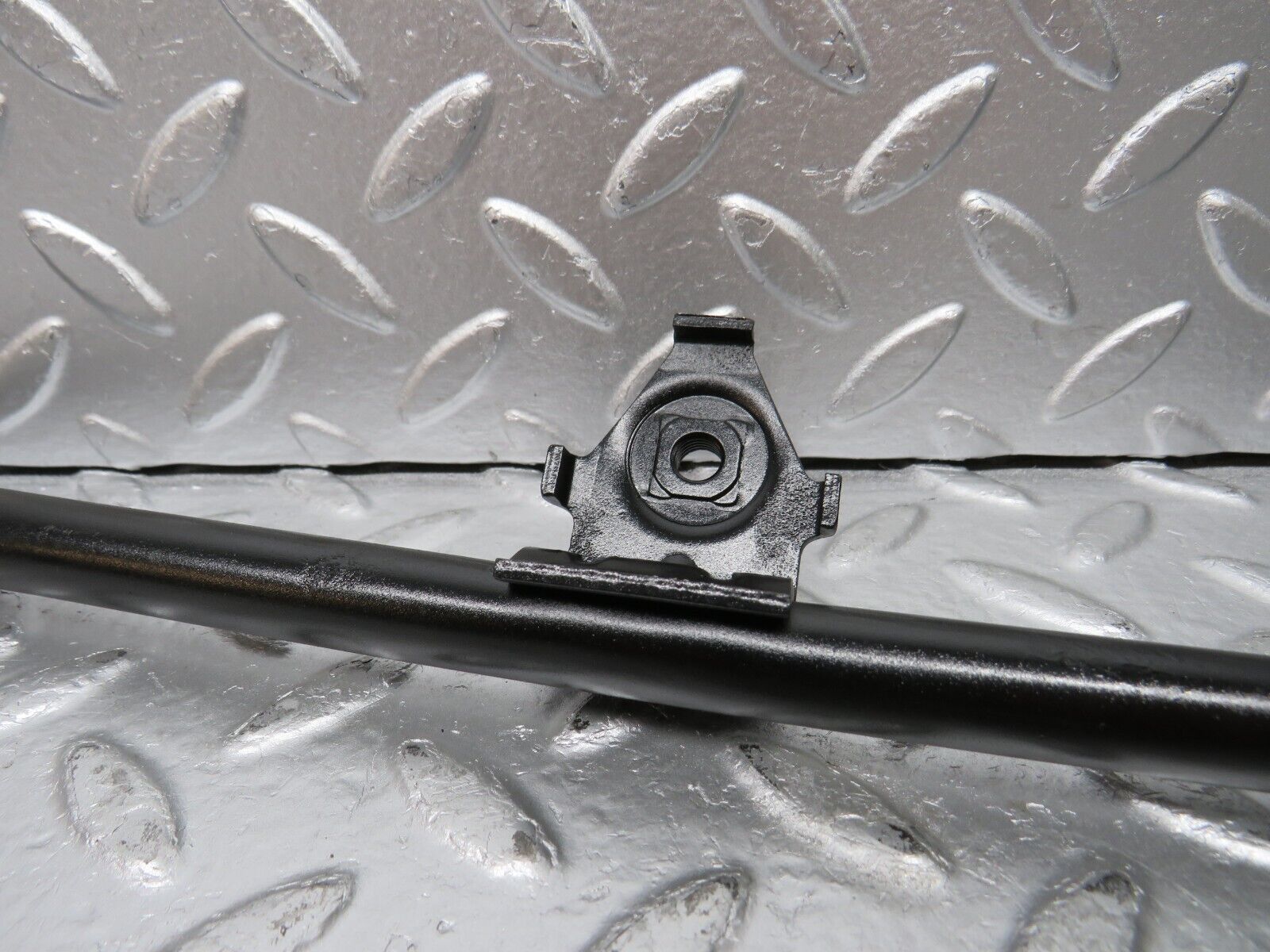 30883 Mercedes-Benz W201 190E 2.0L Horn Bracket