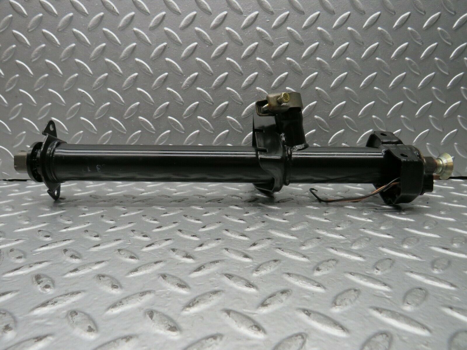22070 Mercedes-Benz S123 280TE Wagon Steering Column