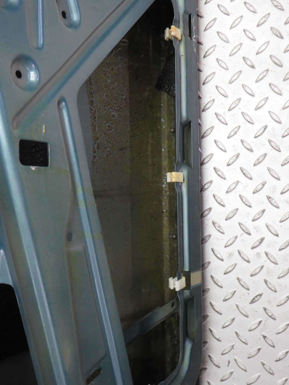 30827 Mercedes-Benz W201 190E 2.0L Front Left Door